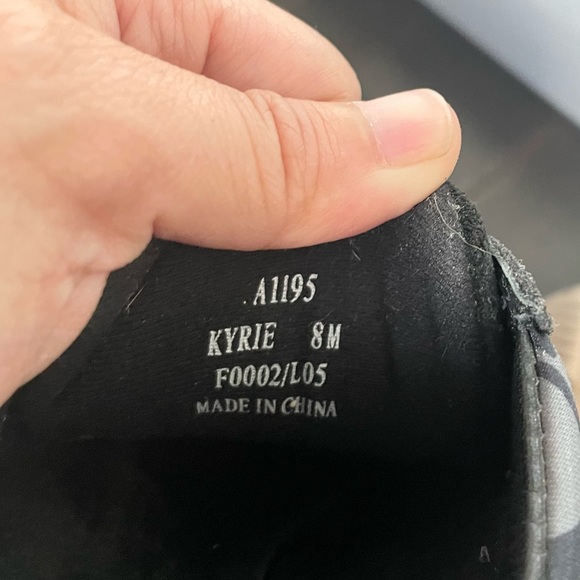 Vintage Coach Kyrie Velcro snap logo sneaker: size 8M - Picture 6 of 7